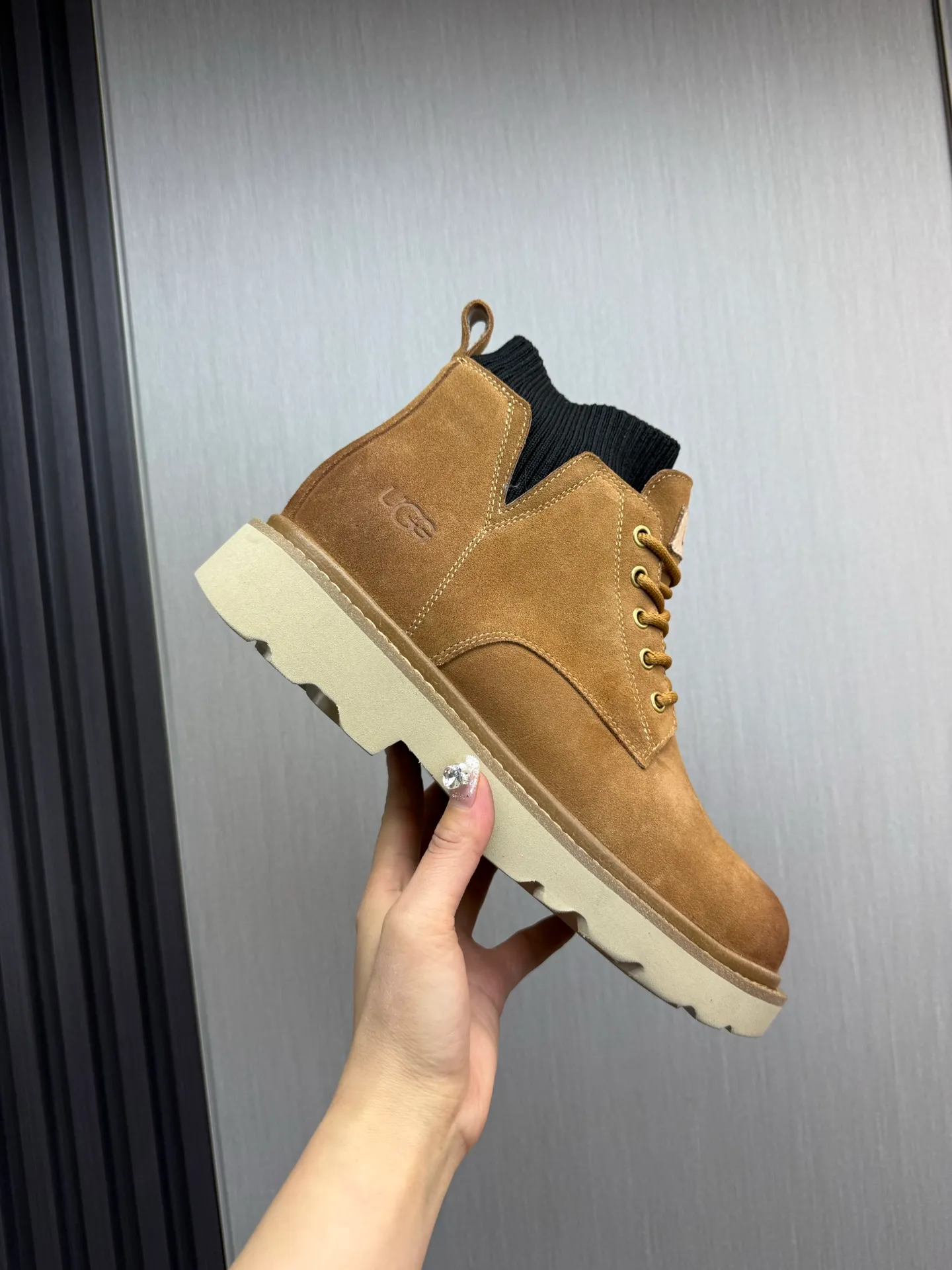Factory price 640💰 [UGG] Men's hot winter warm boots🐑Simple and fashionable design, cowhide➕comfortable and warm wool lining. Soft and comfortable to wear, good warmth retention, and excellent foot feel. Regular size 38-45